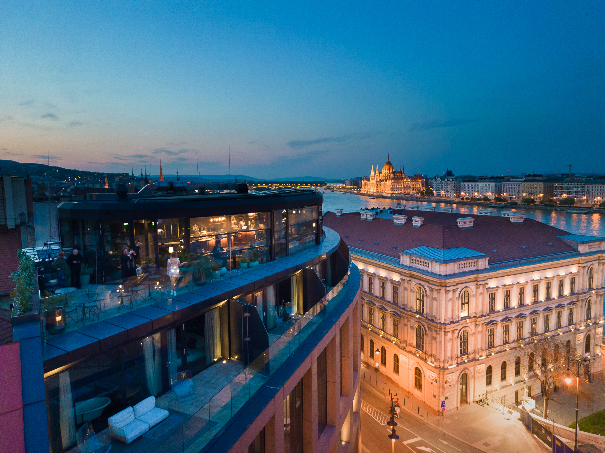 rooftop_skybar_drone